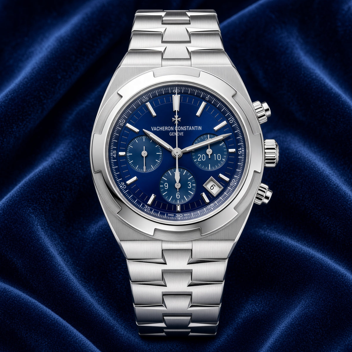 Vacheron Constantin Overseas Chronograph 5500V steel blue dial front